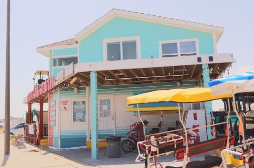 1020 Seawall Blvd, Galveston TX 77550-8153 exterior