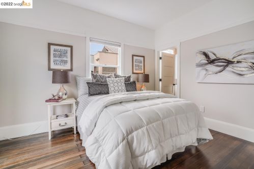 721 45 St, Oakland CA 94609-1802 exterior