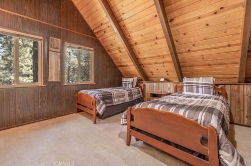 919 Mountain Ln, Big Bear City CA  92314 exterior