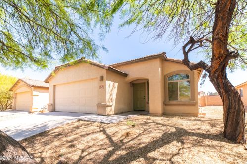 7162 Oakbank Dr, Tucson, AZ 85757-6940