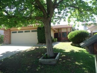 2837 Morro Dr, Antioch, CA 94531-7107