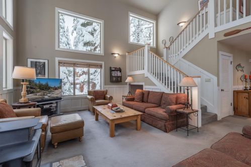 11720 Mougle Ln, Truckee CA  96161-6108 exterior