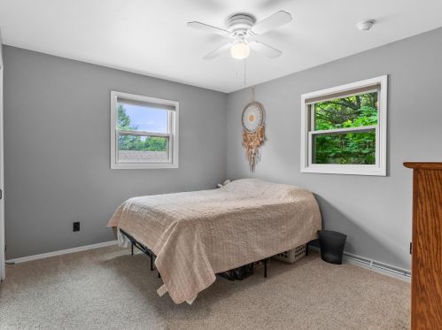 1410 Whitewater Dr, Manitowoc WI 54220-9437 exterior