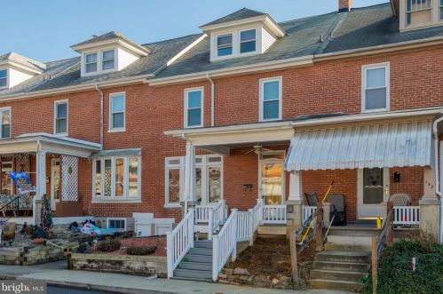 149 Park Ave, Ephrata, PA 17522-2021