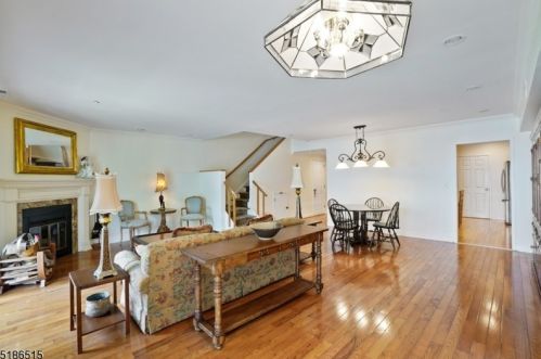 4 Millay Ct, Teaneck NJ  07666-6465 exterior