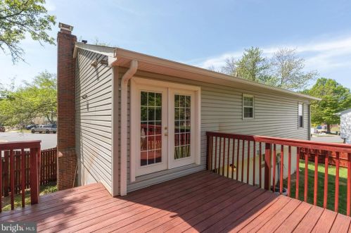13207 Nassau Dr, Woodbridge VA  22193-4104 exterior