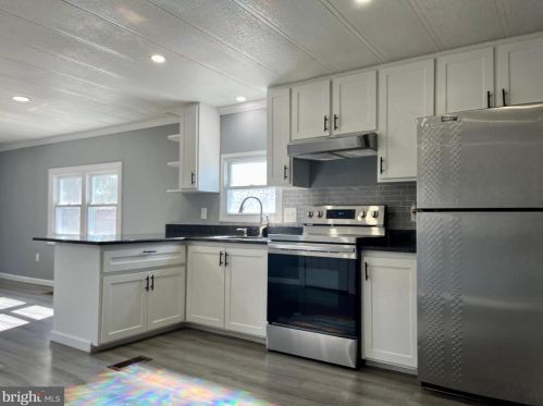 7803 Hampton Dr, Yardley PA  19067-5141 exterior