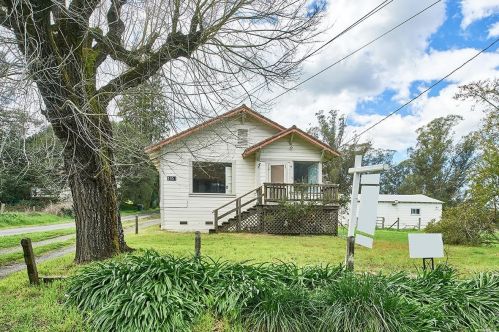 1951 Goodwin Ave, Penngrove, CA 94951-8610