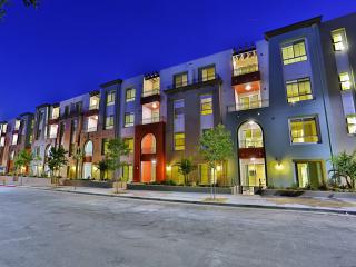 4940 Paso Robles Ave, Van Nuys CA  91316-3458 exterior