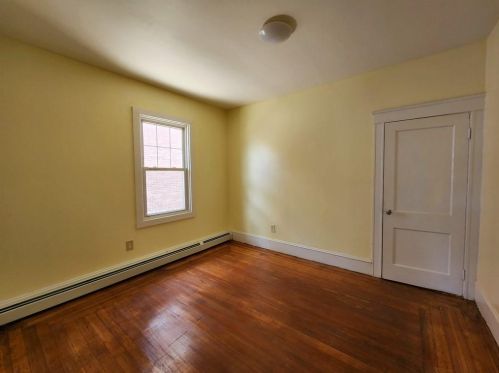 240 Gallatin St, Providence RI  02907-1906 exterior