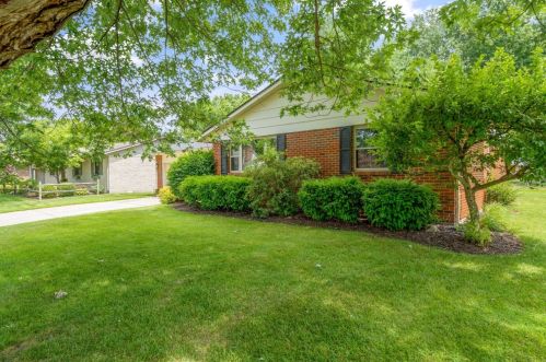 704 Hiatt Ave, Wilmington, OH 45177-1402