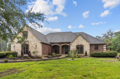 511 County Road 6510, Mont Belvieu, TX 77535