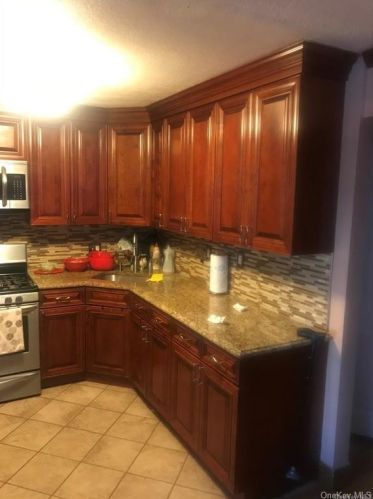 827 161st St, Bronx, NY 10459-3952