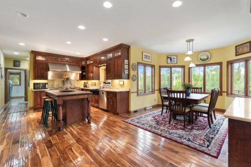 1016 Wallace Lake Rd, West Bend WI  53090-8943 exterior