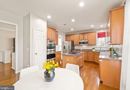 18799 Pier Trail Dr, Triangle VA  22172-2351 exterior