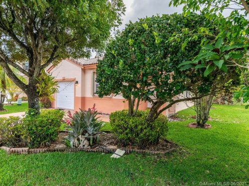 10529 13th Ct, Hollywood, FL 33025-4766