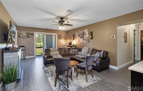 202 Sharon Garden Ct, Woodbridge, NJ 07095-4303
