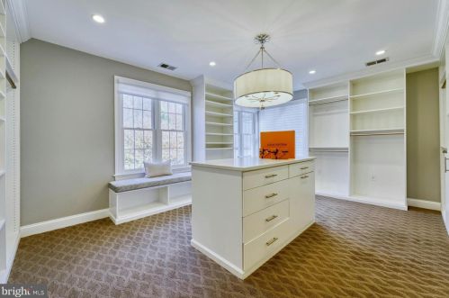 40280 Spectacular Bid Pl, Leesburg VA  20176-7173 exterior