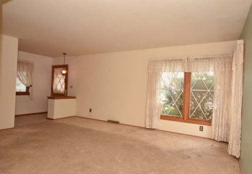 2104 113, Milwaukee WI 53226-4001 exterior