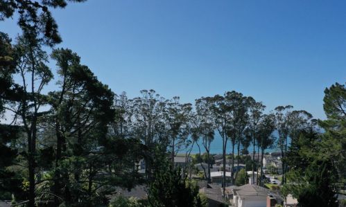 554 Francisco St, Princeton By The Sea, CA 94019-4803