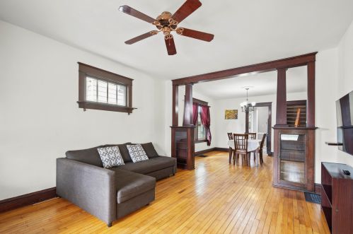 201 Main St, Dousman, WI 53118-9534