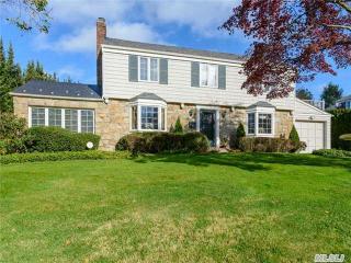 79 Castle Ridge Rd, North Hills, NY 11030-3203