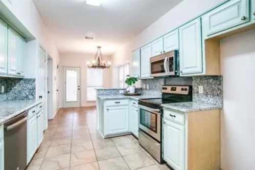 505 Creek Ct, Lewisville TX  75067-8968 exterior