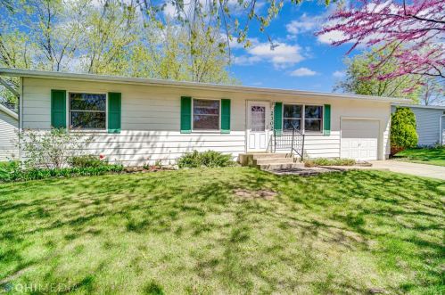 2302 Shaker Dr, Valpo IN  46383-3249 exterior