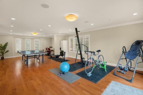 18660 Castle Lake Dr, Morgan Hill CA  95037-9472 exterior