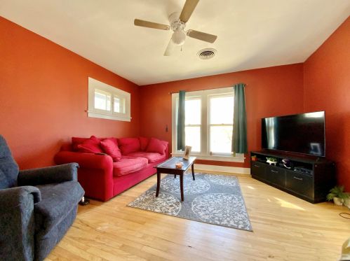 455 Dunbar Ave, Waukesha, WI 53186-4727