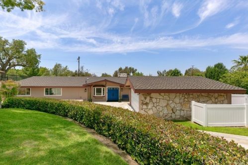 1539 Avolencia Dr, Fullerton CA 92835-3717 exterior