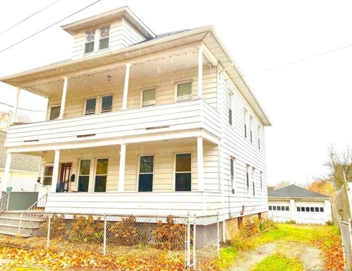 22 Middle St, Ansonia, CT 06401-3132