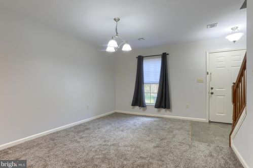 512 Woodthrush Ct, Harrisburg PA  17110-4024 exterior