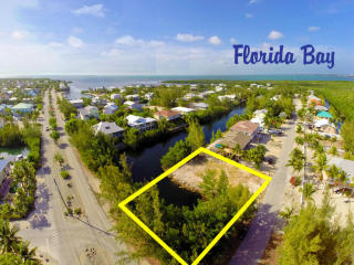 106 Venetian Way, Plantation Key FL  33036-3320 exterior