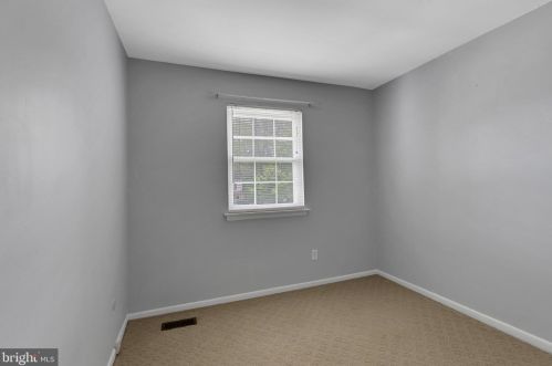 3102 Sapphire Ct, Wilmington DE  19810-2241 exterior