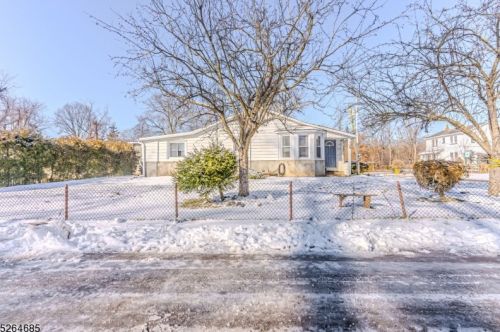 52 Riveredge Rd, Lincoln Park NJ  07035-2443 exterior