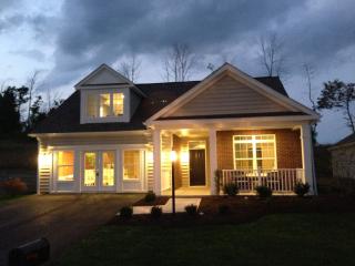 207 Hill Place Dr, Mc Donald, PA 15057-3202