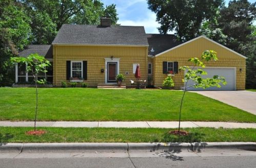 4909 Sunnyside Rd, Minneapolis, MN 55424-1111