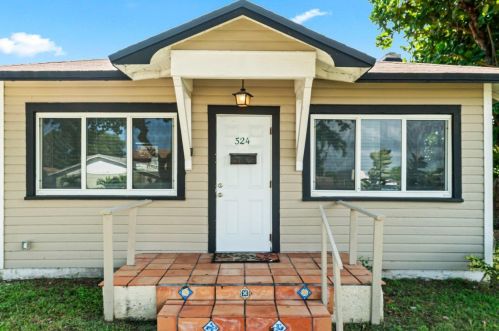 524 Colonial Rd, West Palm Beach, FL 33405-4310