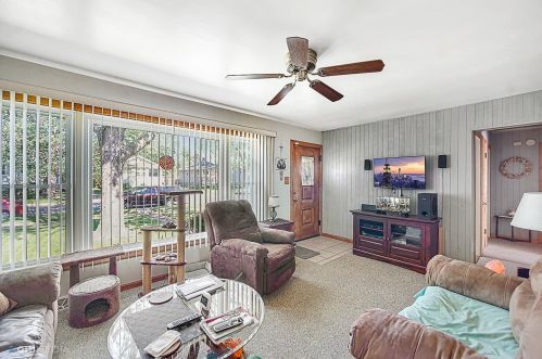 7036 Chestnut Ave, Hammond, IN 46324-2339