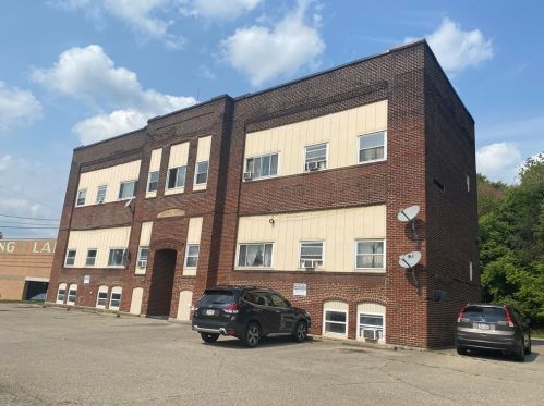 705 Thornton St, Hermitage, PA 16146-3579