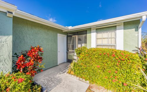 1427 Larkwood Cir, Fort Pierce, FL 34952-4126