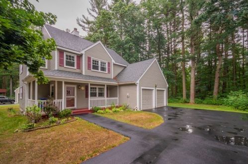 43 Winterberry Way, Bedford MA  01730-1573 exterior