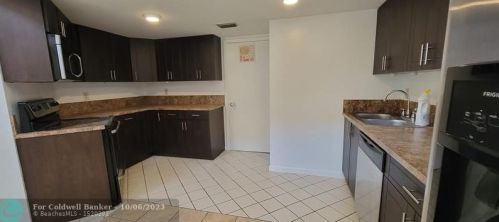 1013 112th Ter, Hollywood FL  33025-4308 exterior