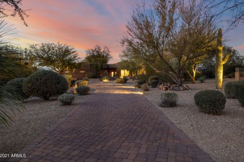 8220 Cavalry Dr, Scottsdale, AZ 85266-1077