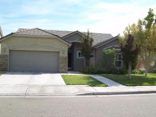 6145 Paul Ave, Fresno, CA 93722-8527