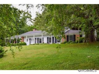 110 Hawthorn Dr, Hendersonville, NC 28791-1735