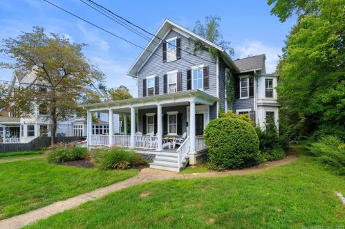 62 Spruce St, Southport, CT 06890-1443