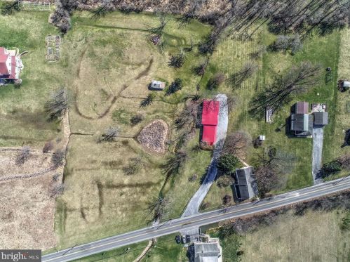 210 Hoernerstown Rd, Hummelstown PA  17036-9503 exterior