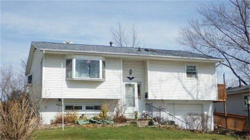 1934 Bristol Dr, Panarama Park, IA 52722-1910
